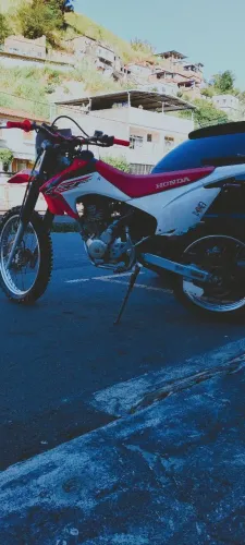 Vendo CRF 230 ano 2018 em ótimo estado de conservação.