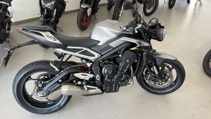 TRIUMPH STREET TRIPLE R 2024