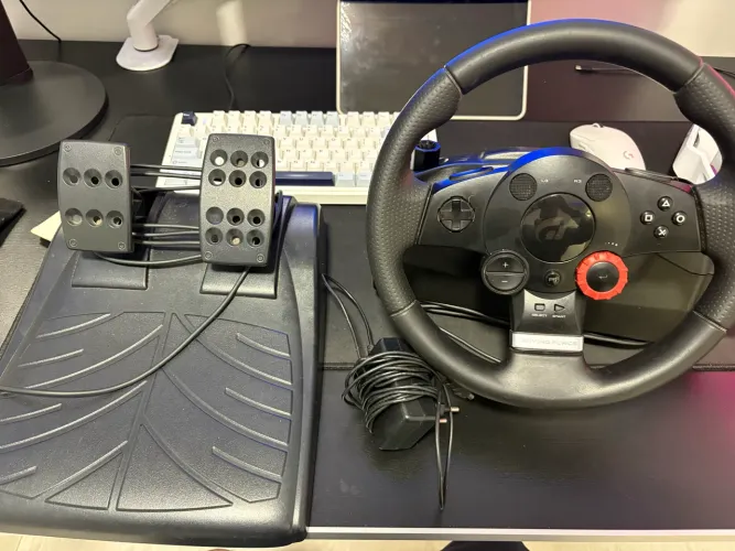 Volante Logitech Driving Force GT