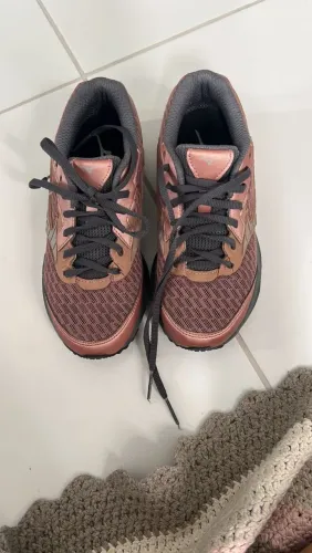 Têniz Mizuno tam. 35 (para customização, reparos)