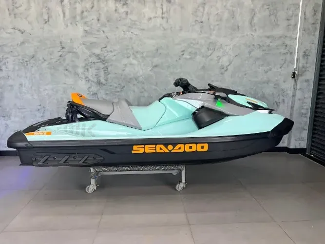 Jetski Seadoo Wake 170 2024 - 83 horas - Excelente estado