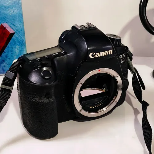 Canon 6D + 02 baterias e carregador
