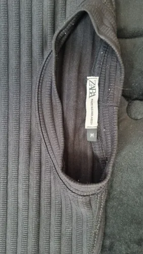 Camiseta Zara Básica Canelada, Tamanho M