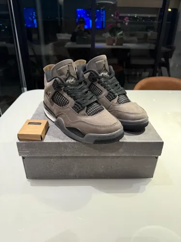 Air Jordan 4