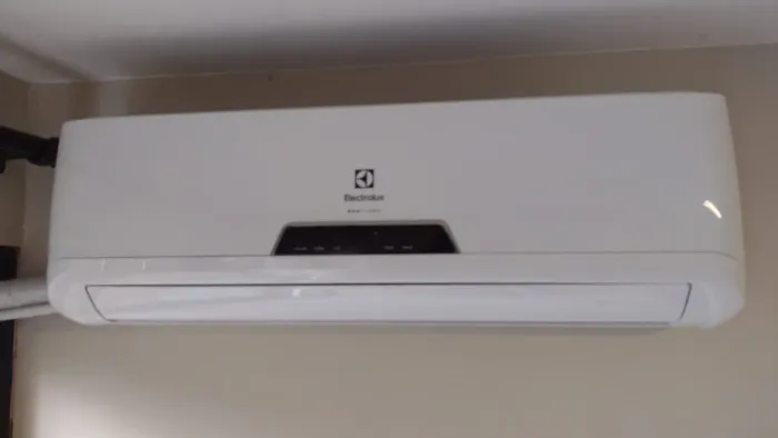 Ar-condicionado Split Electrolux 9.000 BTUs - 220V