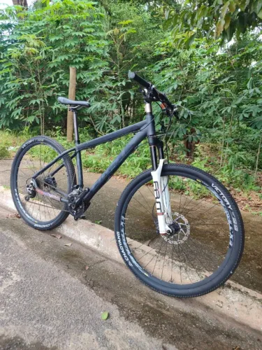 Bicicleta MTB Aro 29 Alumínio - 20 Marchas - Freio a Disco