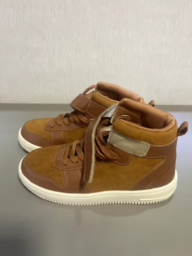 Bota Fuzarka tamanho 33 (tenho 2 pares)