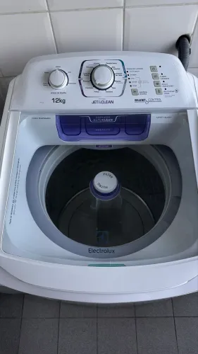Lavadora de Roupas Electrolux 12kg - Usada