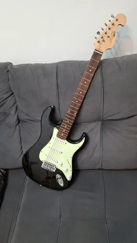 KIT GUITARRA COMPLETO: Tagima MG-22 + Amp Borne Vorax 630 + Pedaleira Cube Baby