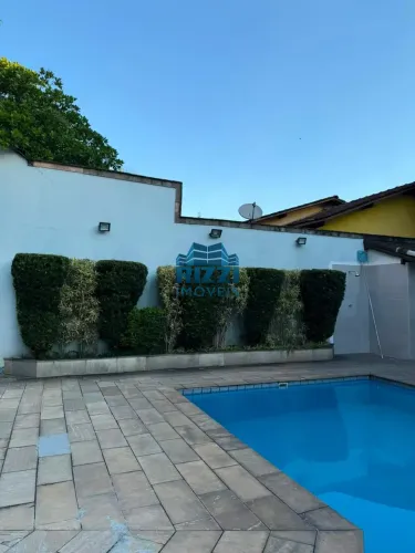 CASA TRIPLEX DE LUXO NO CONDOMÍNIO MIRANTE DA BARRA | 424 M² | 5 QUARTOS | PISCINA | ESPAÇ