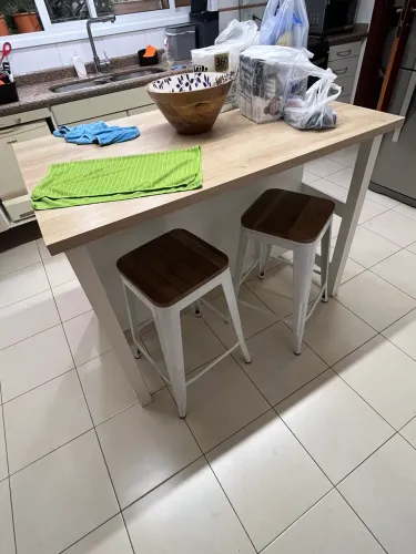 Mesa Alta de Cozinha com 2 banquetas - Estilo Ilha Gourmet