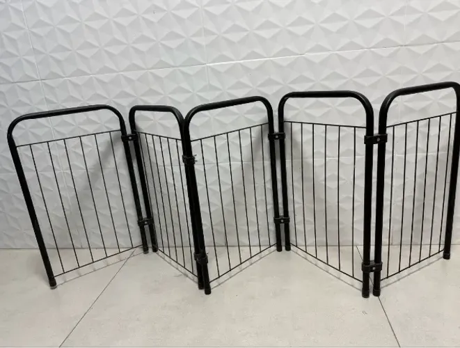 Cercado Pet dobravel 5 módulos, cada módulo medindo 50 x30 cm