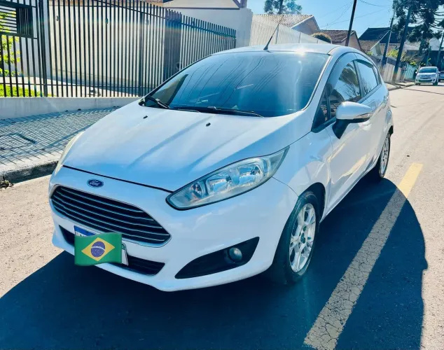 Ford Fiesta 1.6 16V Flex Mec. 5P 2014