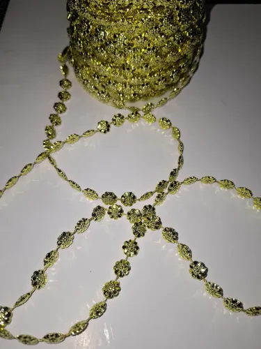 Cordão de flores dourado com 30 metros