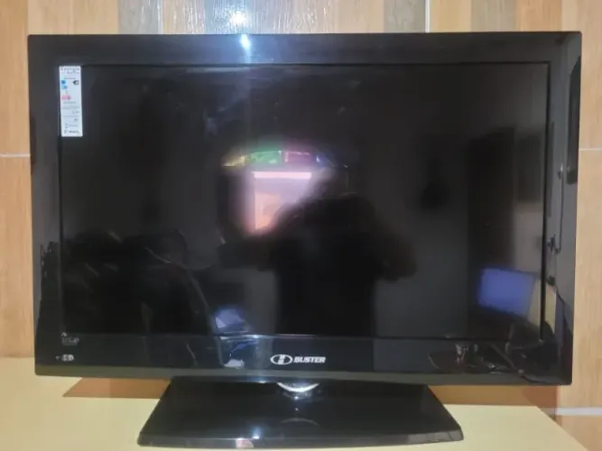 TV H-Buster 32" HBTV-32D03HD - Conversor Digital, 4x HDMI, USB, VGA - Vendo ou Troco.