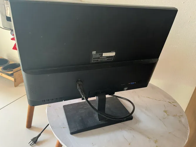 Monitor tela com defeito