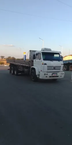 Volkswagen 17.210 Cummins Série C - 6x2 - Carroceria Aberta