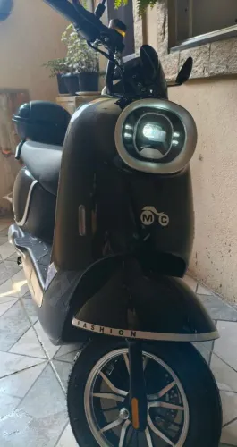 MOTO ELÉTRICA CHEFE MIA 2026 - PRATICAMENTE NOVA!