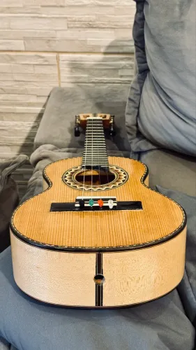 Cavaquinho Rogério Santos Luthier em Faia  