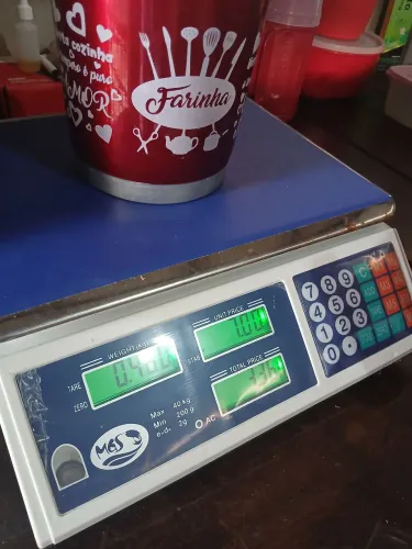 Balança eletrônica de 40 kg funcionando normal 