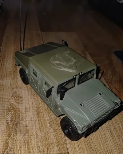 Miniatura de carro Humvee
