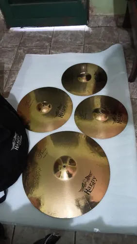 Kit pratos Harpy B8 com bag sem defeitos só hoje