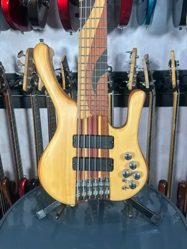 Contra Baixo MG Bass Com circuito e captac?a?o Deoliveira