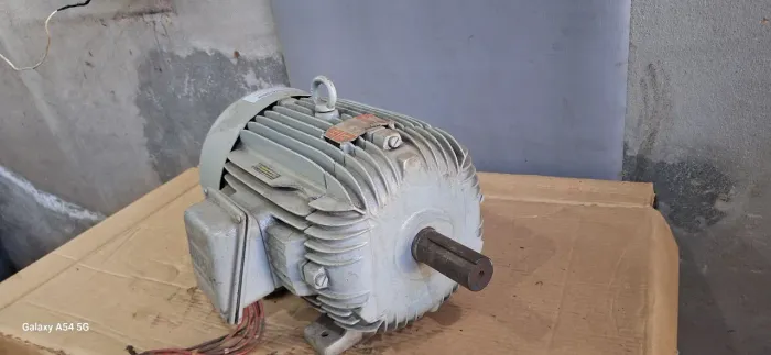 Motor trifasico WEG revisado 12,5 cv 04 polos