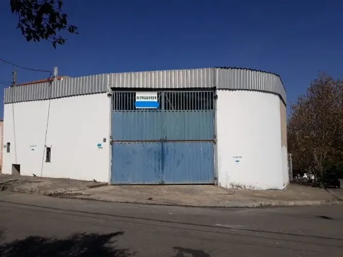 Galpão Comercial de 252 m² 