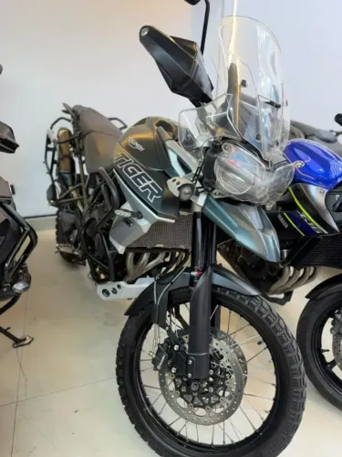 TRIUMPH TIGER 800 XCA