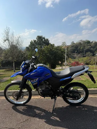 Lander 250 estado de zero km