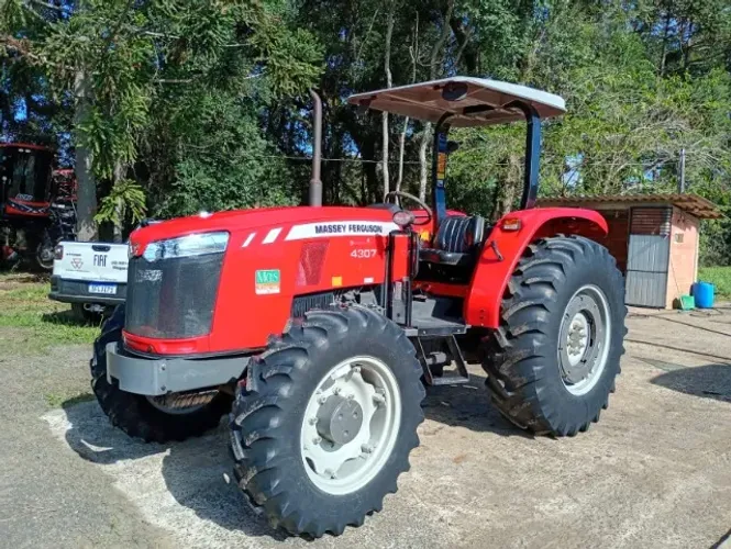 Trator Massey Ferguson  MF4307 - Horas 1538, Fabricação 2022