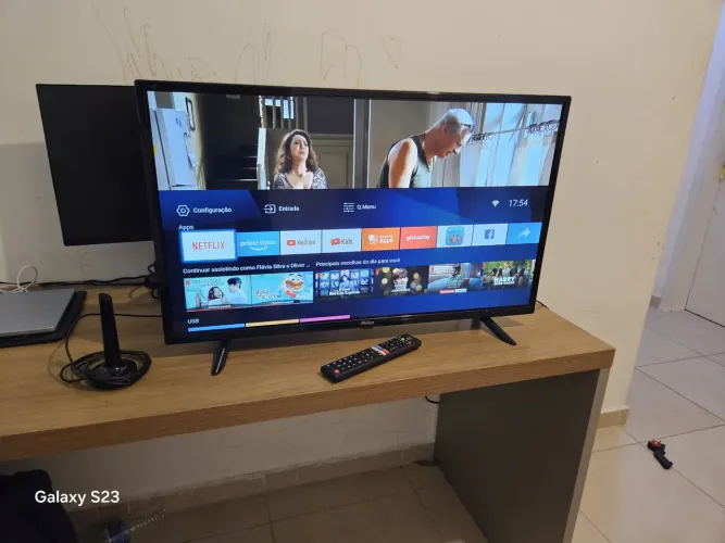 Smart TV Philco - Ótimo estado + Controle Remoto