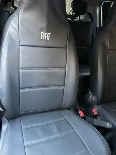 Capa de Couro Ecológico Fiat Mobi Sob Medida - Excelente Estado