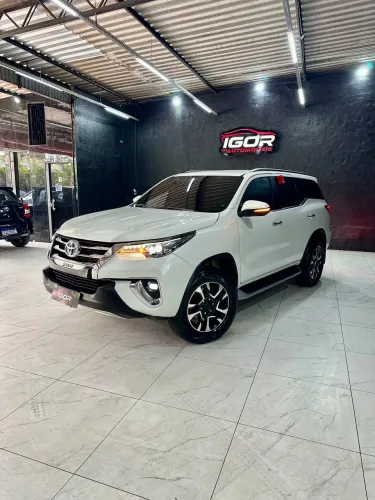 Toyota Hilux SW4 SRX 4X4 2.8 TDI 16V Dies. Aut. 2019