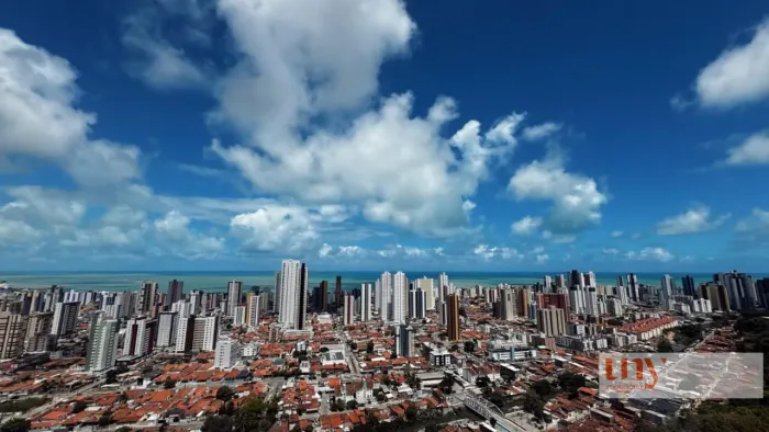 Apartamento com 133 m² em andar alto com vista definitiva para o mar no Brisamar