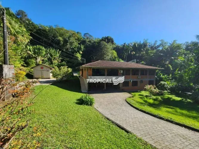 Casa com 4 dormitórios para alugar, 350 m² por R$ 12.019,17/mês - Itoupava Seca - Blumenau