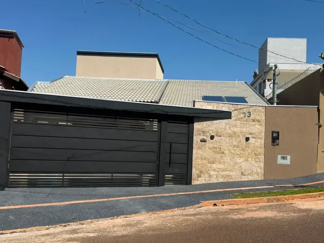 Casa de Alto Padrão a venda no Água Limpa Park
