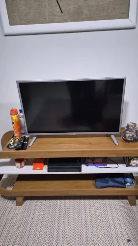 Televisão LG 32 polegadas - acompanha MiStick