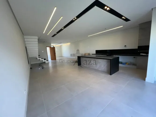 Sobrado - Jardim Jacinto - Condomínio Bosque dos Manacás - 4 Suítes - 170m².