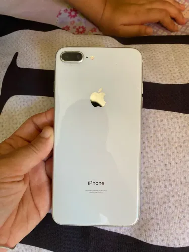 iPhone 8 Plus