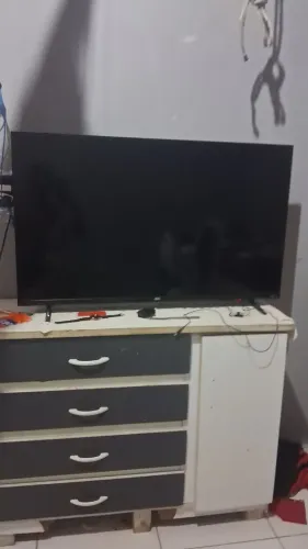 Vendo TV da AOC ROKU TV sem nenhum defeito 43 polegadas ela estar em ótimo estado