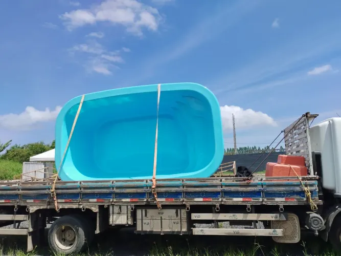 Vendo casco de piscina e casco da casa de máquina 4,00X2,38X1,40