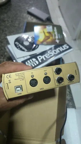 Interface de audio Audiobox