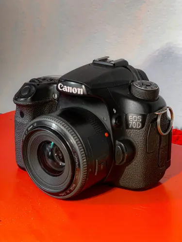 Canon 70D + lente 35mm 1:2