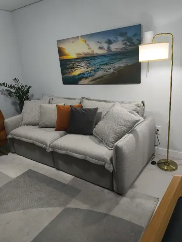 Excelente e luxuoso sofá retrátil da LINDA CASA 