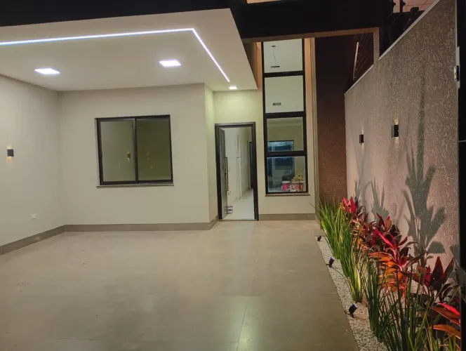Alto Padrão para Venda em Maringá, Jardim Piatã, 3 dormitórios, 1 suíte, 2 banheiros, 2 va