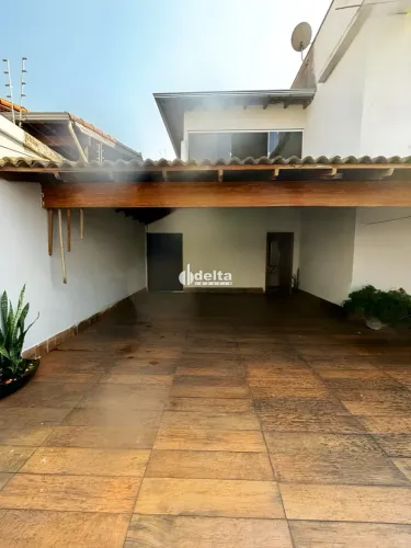 Casa residencial com 5 quartos e 4 suítes disponível para venda e locação no bairro Jardim