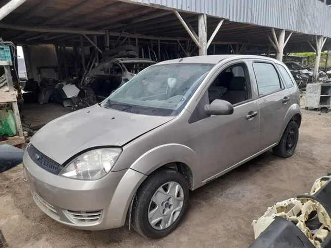Sucata Fiesta 2006 1.0 basico ( vendo peças )