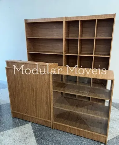 Estante Prateleira + Colmeia + Balcão Caixa + Balcão Vitrine - Amadeirado